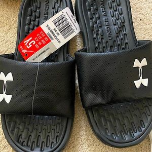 Under Armour Youth Slide NWT!